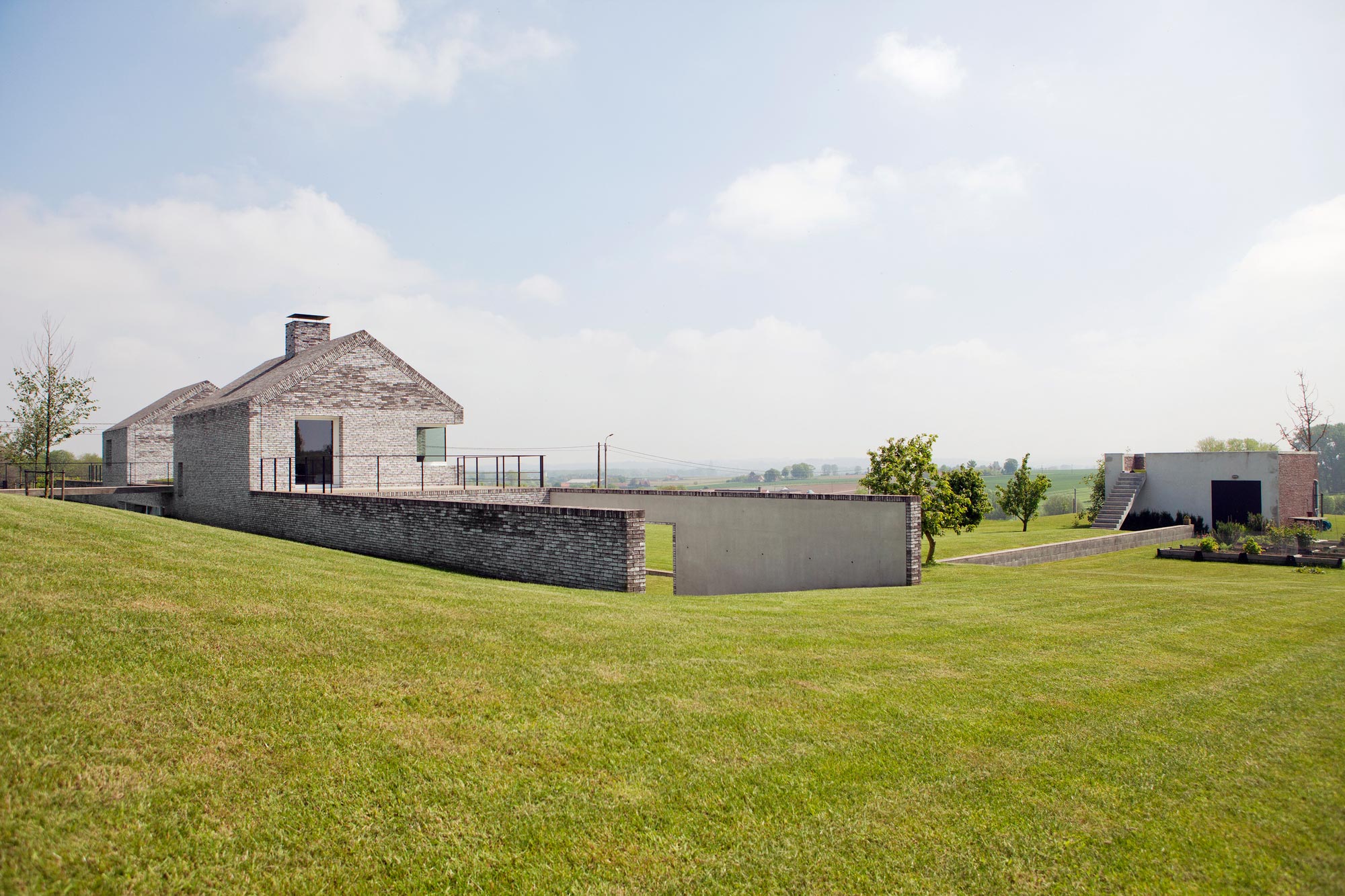 A Beautiful Contemporary Home Surrounded by Vast, Green Fields in Belgium by Stéphane Beel Architect (3)