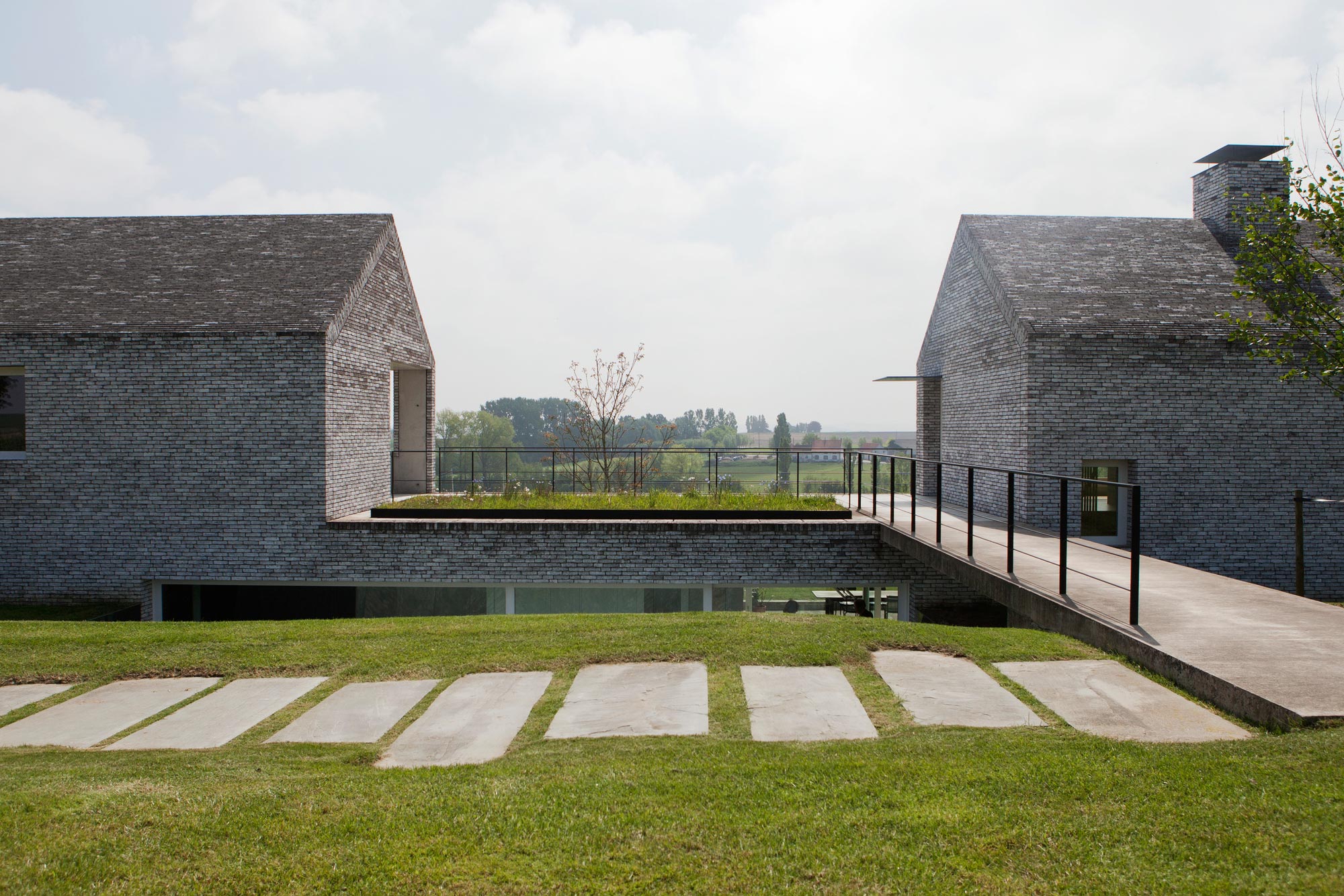 A Beautiful Contemporary Home Surrounded by Vast, Green Fields in Belgium by Stéphane Beel Architect (6)