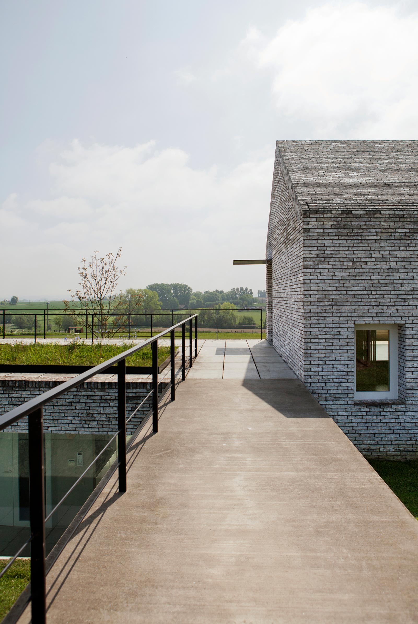 A Beautiful Contemporary Home Surrounded by Vast, Green Fields in Belgium by Stéphane Beel Architect (7)