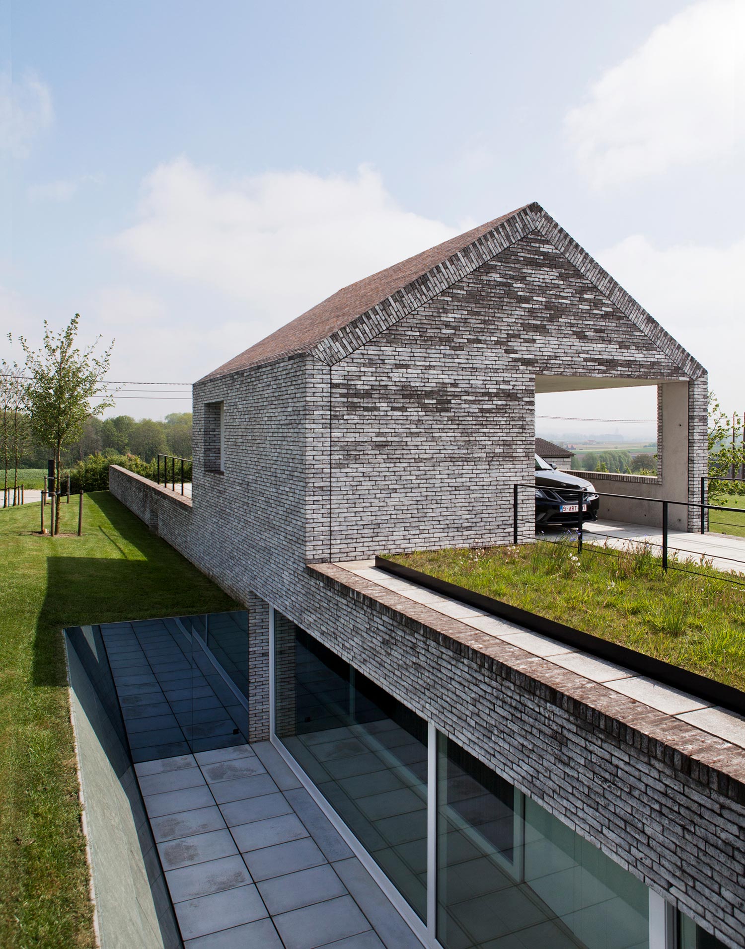 A Beautiful Contemporary Home Surrounded by Vast, Green Fields in Belgium by Stéphane Beel Architect (9)