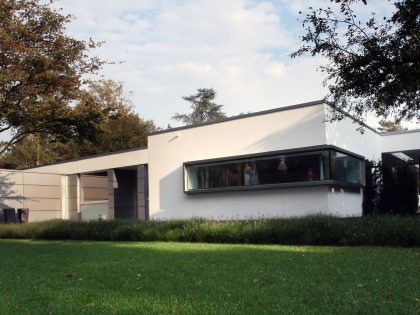 A Beautiful Contemporary Home with Strong Lines and Special Materials in Bilthoven, The Netherlands by Lab32 architecten (1)