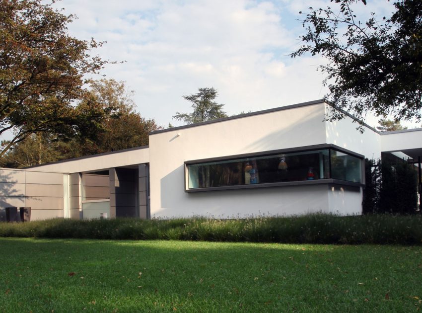 A Beautiful Contemporary Home with Strong Lines and Special Materials in Bilthoven, The Netherlands by Lab32 architecten (1)