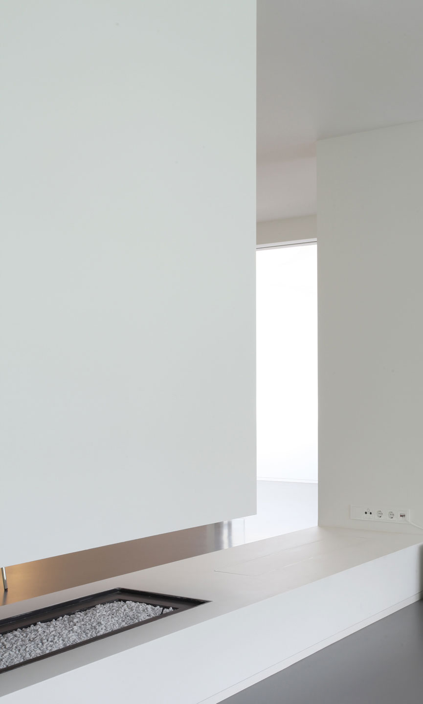 A Beautiful Contemporary Home with Strong Lines and Special Materials in Bilthoven, The Netherlands by Lab32 architecten (10)