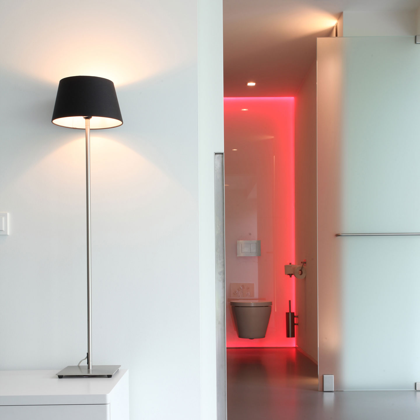 A Beautiful Contemporary Home with Strong Lines and Special Materials in Bilthoven, The Netherlands by Lab32 architecten (20)