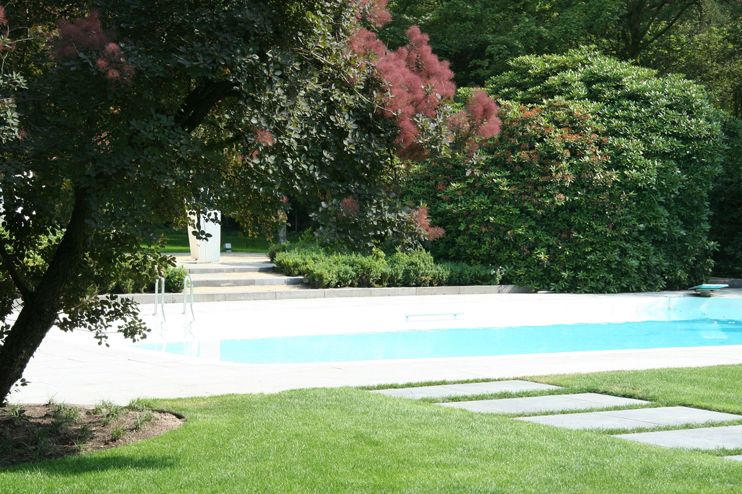 A Beautiful Contemporary Home with Strong Lines and Special Materials in Bilthoven, The Netherlands by Lab32 architecten (3)