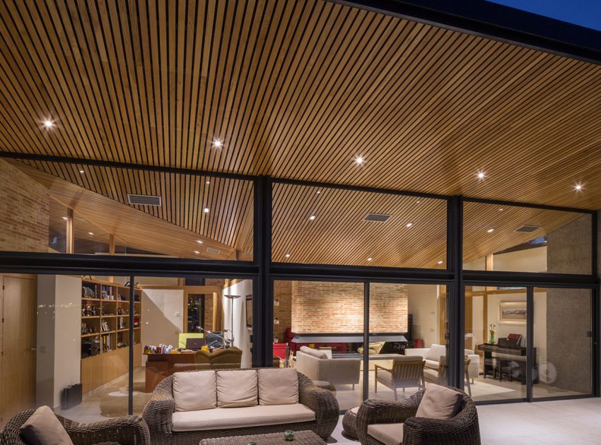 A Beautiful Modern Brick House with Stunning Skylight and Vegetation in Las Rozas by Mariano Molina Iniesta (13)