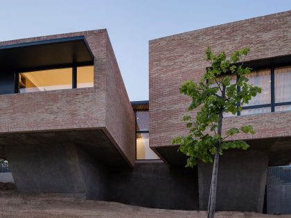 A Beautiful Modern Brick House with Stunning Skylight and Vegetation in Las Rozas by Mariano Molina Iniesta (15)