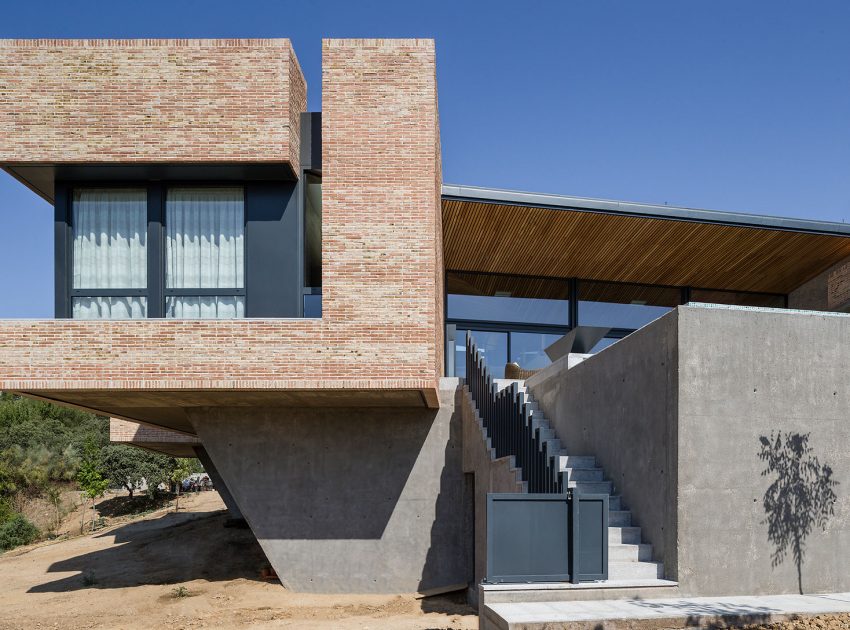 A Beautiful Modern Brick House with Stunning Skylight and Vegetation in Las Rozas by Mariano Molina Iniesta (2)