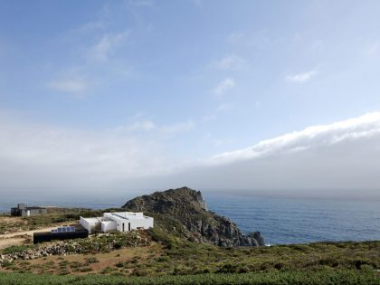 A Beautiful Modern White House on the Cliff with Sea Views in Tunquen by Nicolás Lipthay Allen / L2C (9)