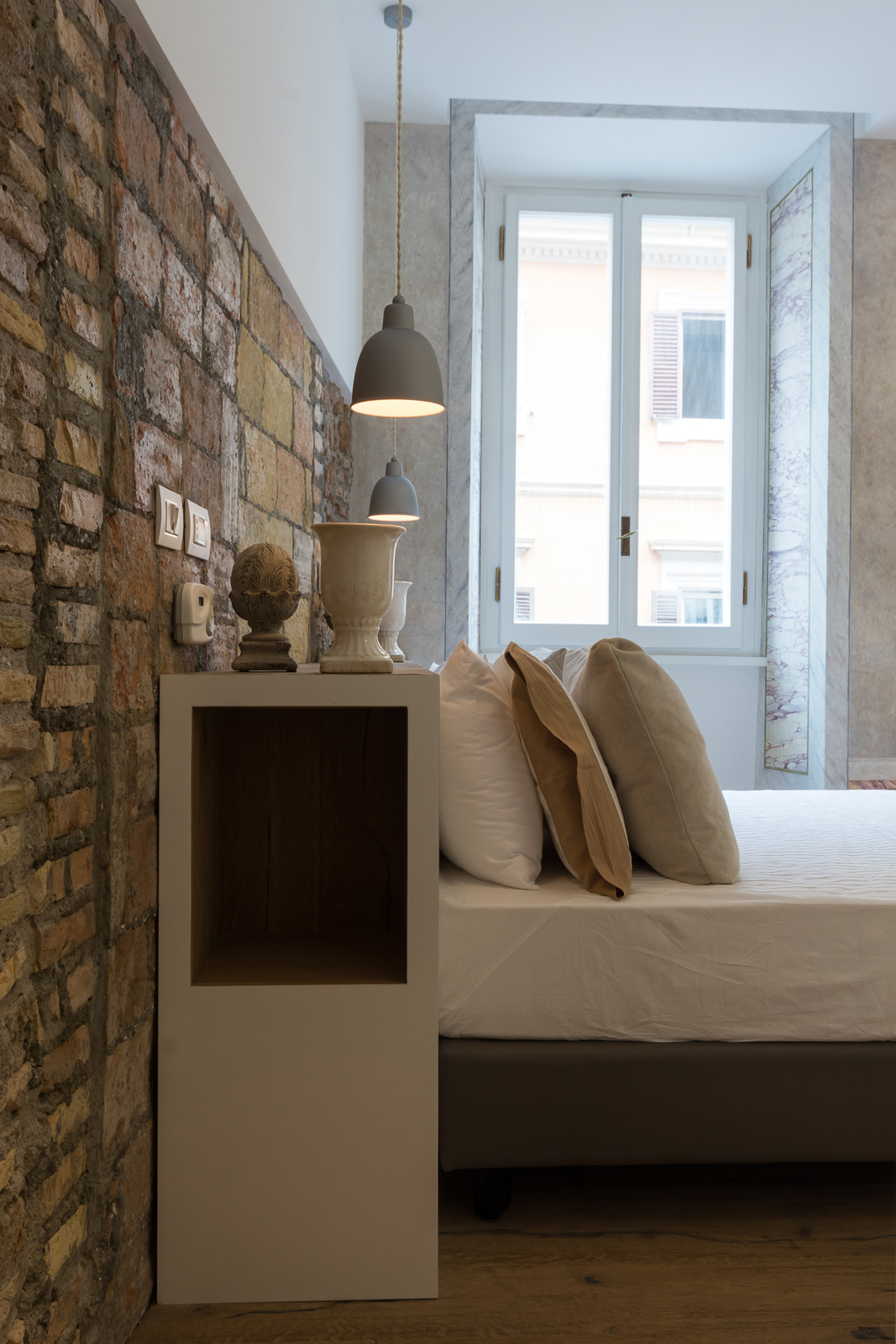A Beautiful Yet Rustic Contemporary Apartment in Rome by Serena Romanò (14)