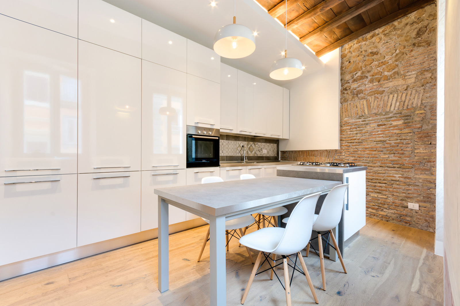 A Beautiful Yet Rustic Contemporary Apartment in Rome by Serena Romanò (9)