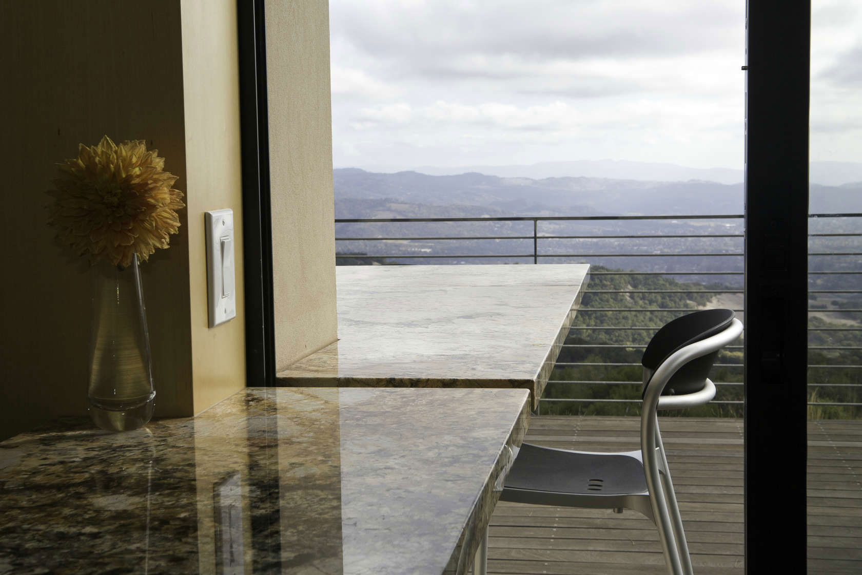 A Beautiful and Spacious Hillside Home Overlooking the Sonoma Valley, California by DNM Architect (11)