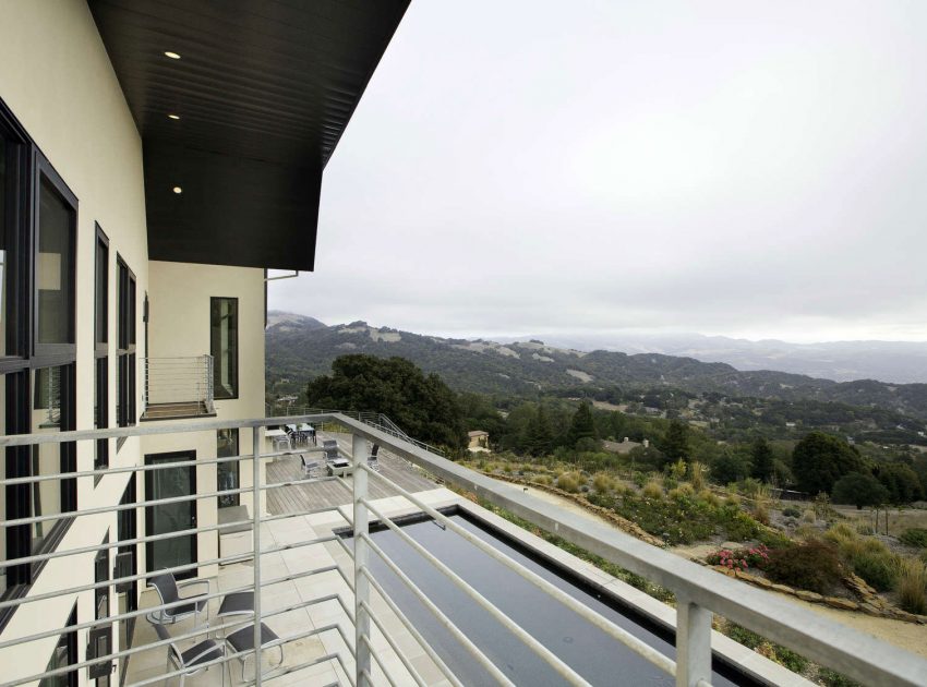 A Beautiful and Spacious Hillside Home Overlooking the Sonoma Valley, California by DNM Architect (5)