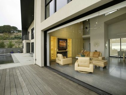 A Beautiful and Spacious Hillside Home Overlooking the Sonoma Valley, California by DNM Architect (6)