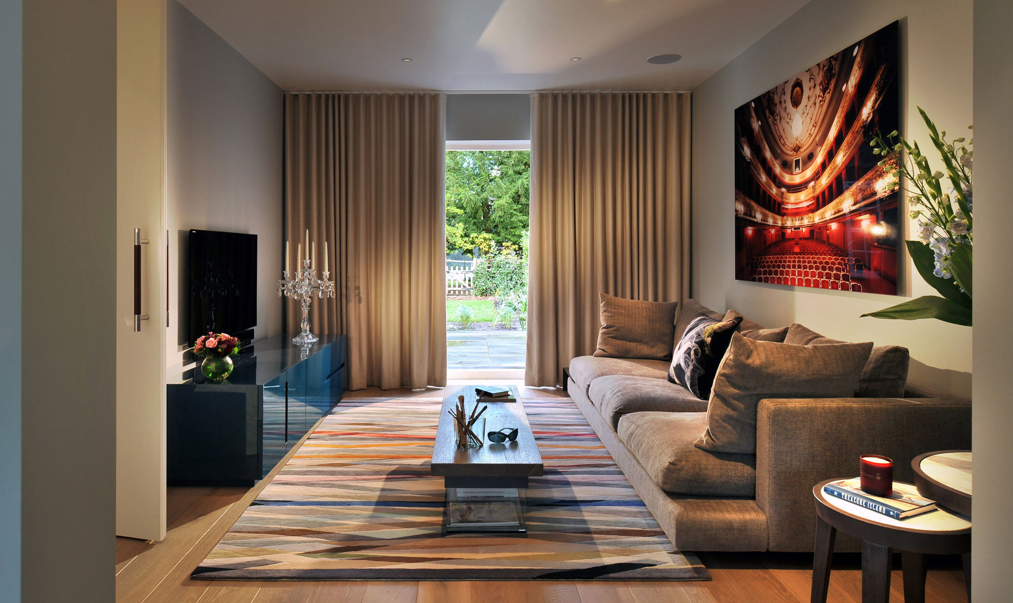 A Beautiful and Vibrant House Full Of Charm and Personality in London by TG-Studio (1)