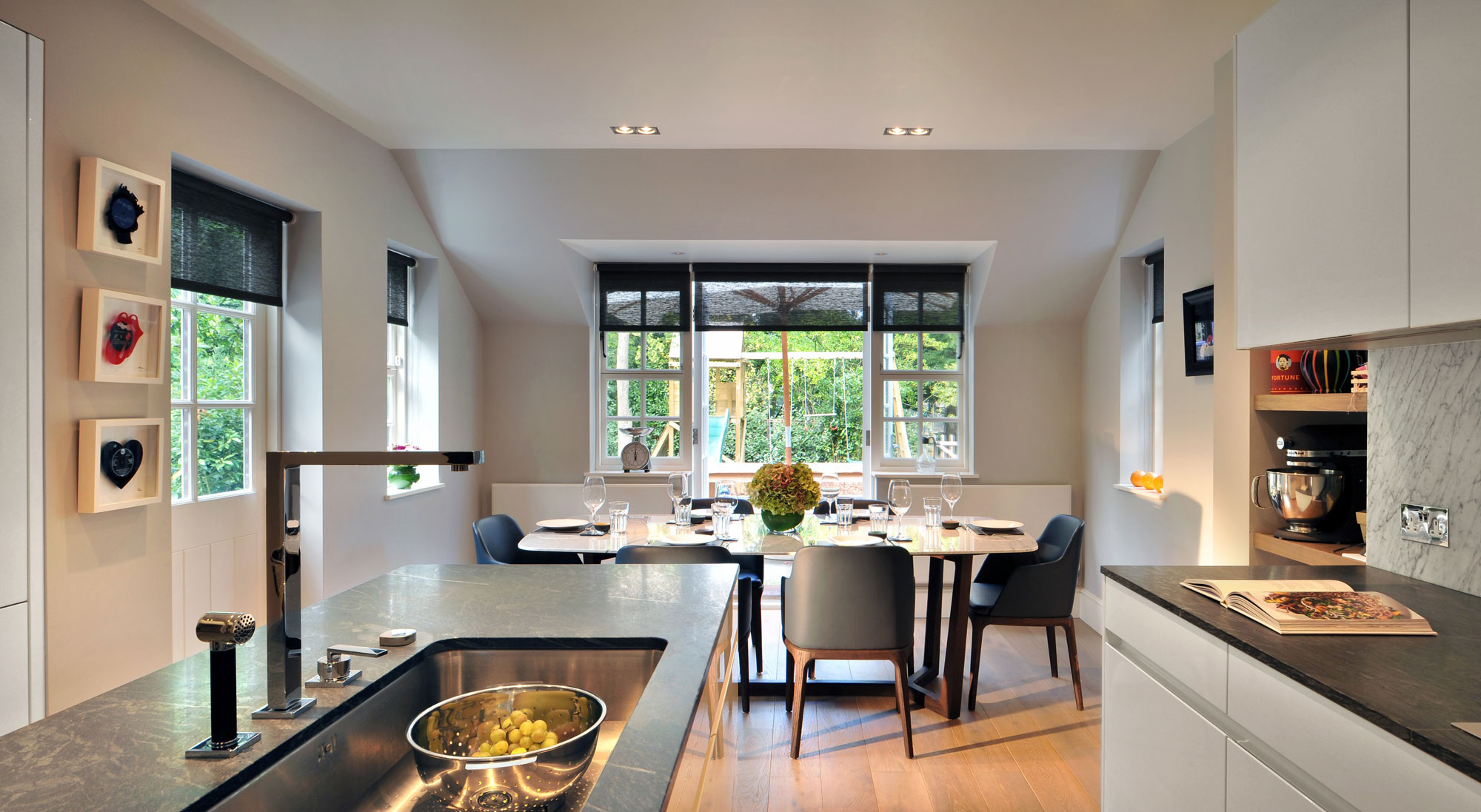 A Beautiful and Vibrant House Full Of Charm and Personality in London by TG-Studio (6)