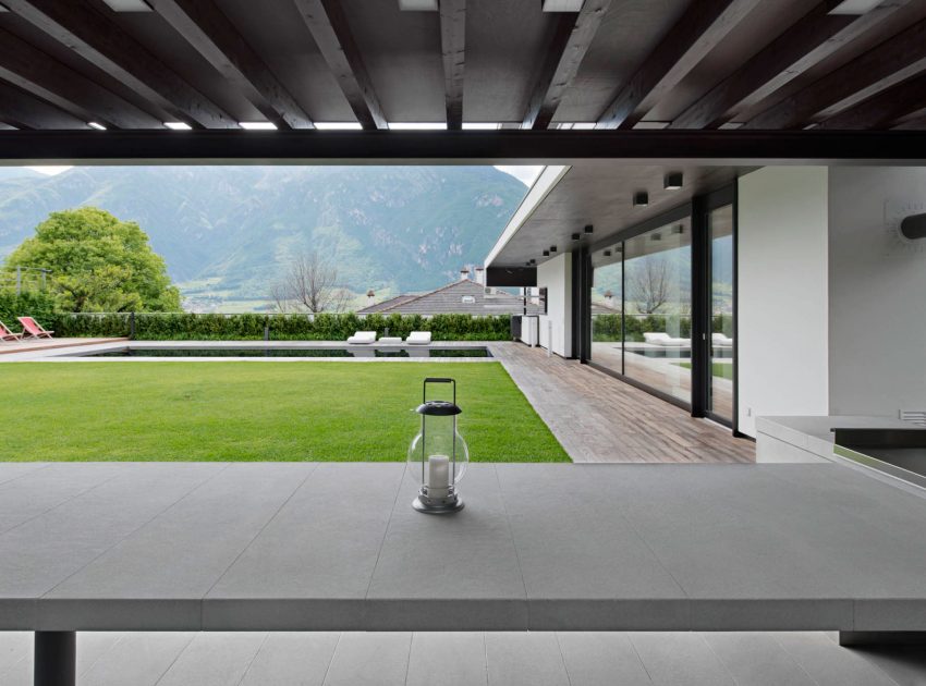 A Breathtaking Contemporary Home with Wonderful Landscaping in Trento, Italy by Pallaoro Balzan e Associati (13)