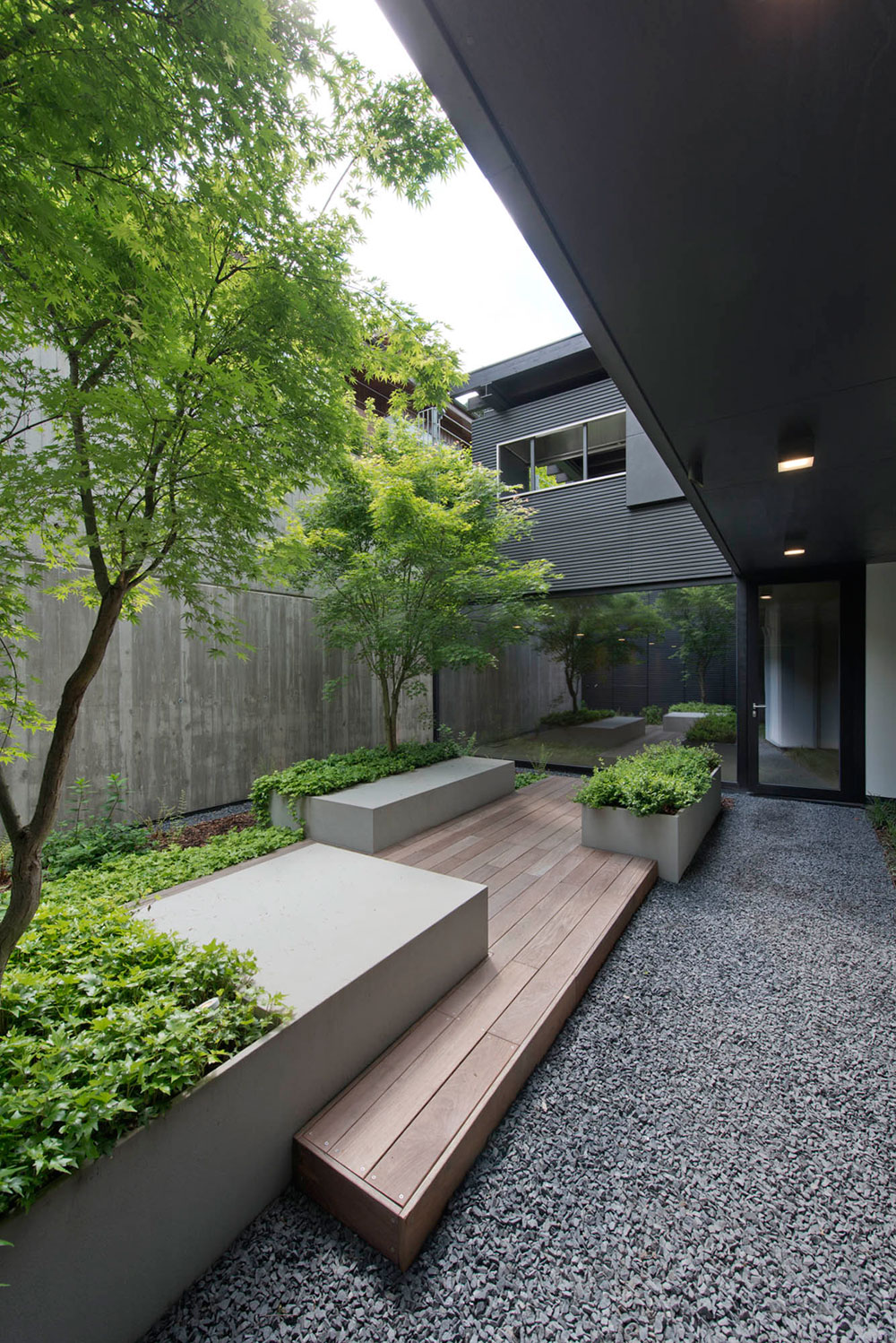 A Breathtaking Contemporary Home with Wonderful Landscaping in Trento, Italy by Pallaoro Balzan e Associati (18)