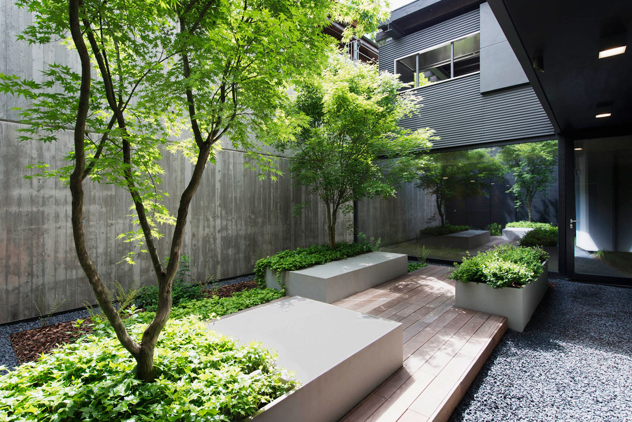 A Breathtaking Contemporary Home with Wonderful Landscaping in Trento, Italy by Pallaoro Balzan e Associati (19)