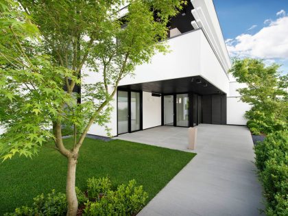 A Breathtaking Contemporary Home with Wonderful Landscaping in Trento, Italy by Pallaoro Balzan e Associati (24)