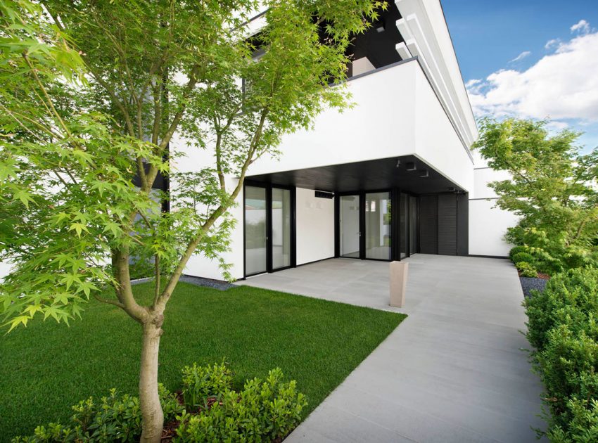 A Breathtaking Contemporary Home with Wonderful Landscaping in Trento, Italy by Pallaoro Balzan e Associati (24)