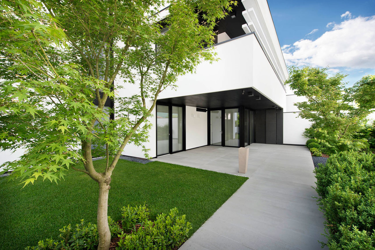 A Breathtaking Contemporary Home with Wonderful Landscaping in Trento, Italy by Pallaoro Balzan e Associati (24)
