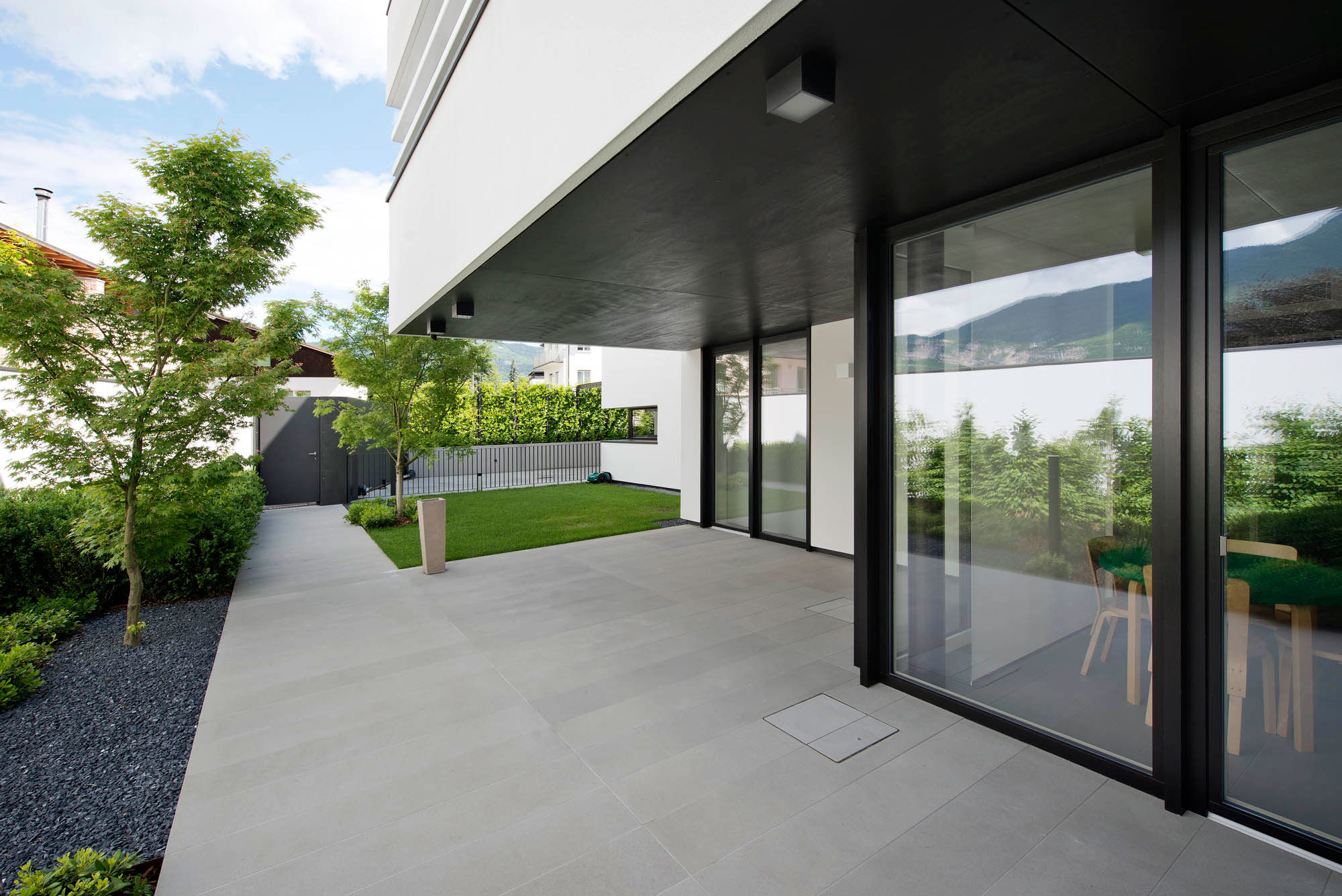 A Breathtaking Contemporary Home with Wonderful Landscaping in Trento, Italy by Pallaoro Balzan e Associati (25)