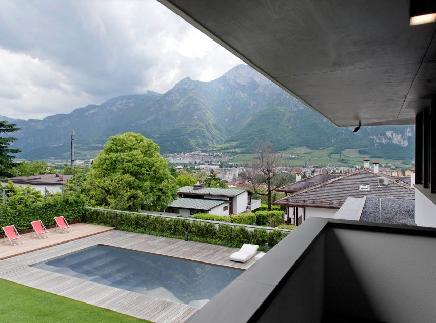 A Breathtaking Contemporary Home with Wonderful Landscaping in Trento, Italy by Pallaoro Balzan e Associati (28)