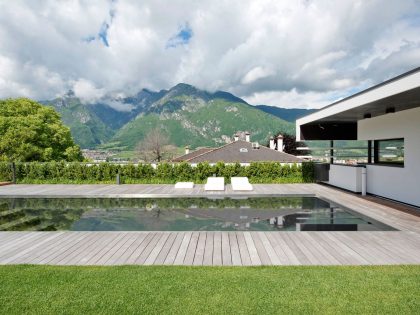 A Breathtaking Contemporary Home with Wonderful Landscaping in Trento, Italy by Pallaoro Balzan e Associati (3)