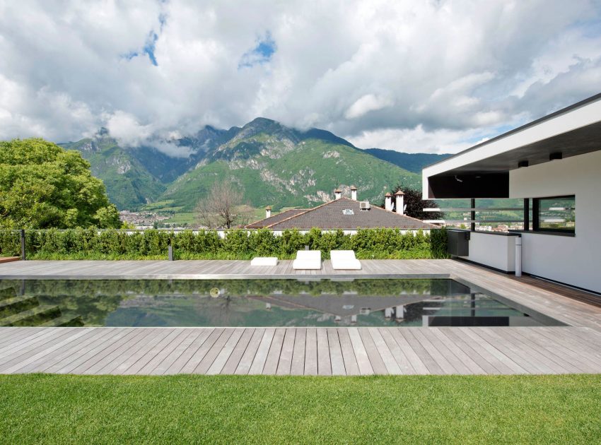 A Breathtaking Contemporary Home with Wonderful Landscaping in Trento, Italy by Pallaoro Balzan e Associati (3)