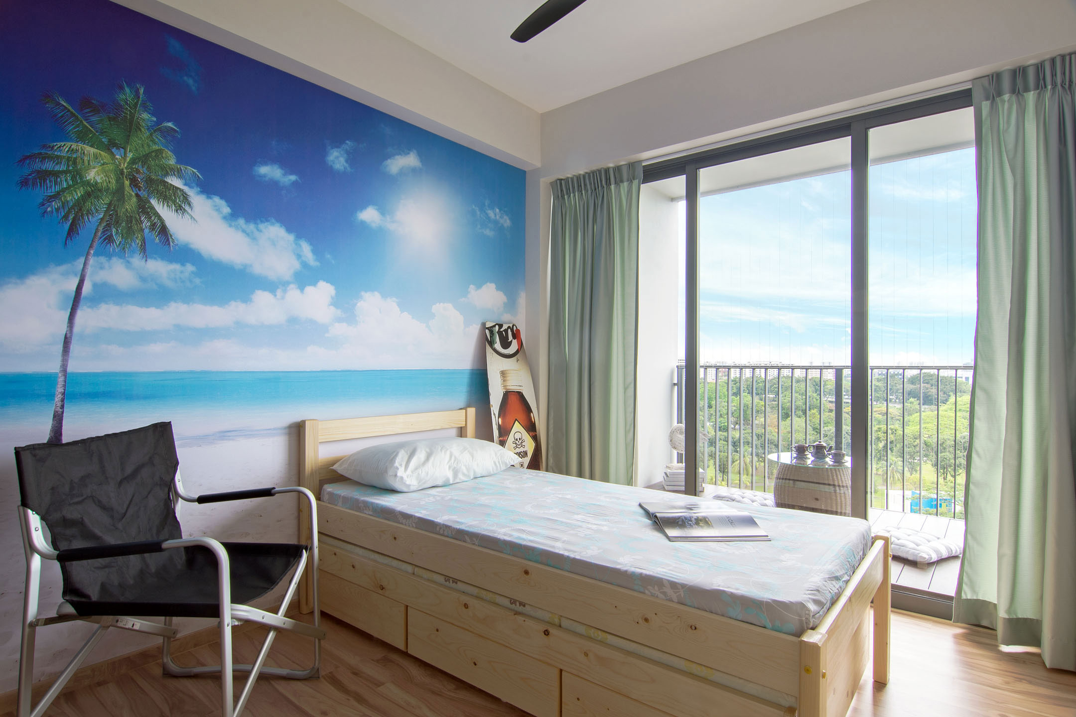 A Bright, Airy Beach Home with Practical Interior in Singapore by Vievva Designers (12)