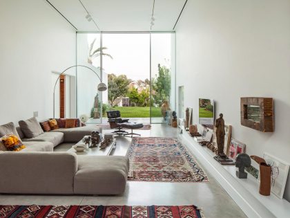 A Bright Contemporary Family Home Made from Three White Boxes in Tel Aviv by Paritzki & Liani Architects (9)