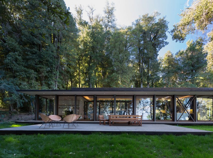 A Bright Contemporary Home Surrounded by Native Forests in Los Raulíes, Chile by planmaestro (1)