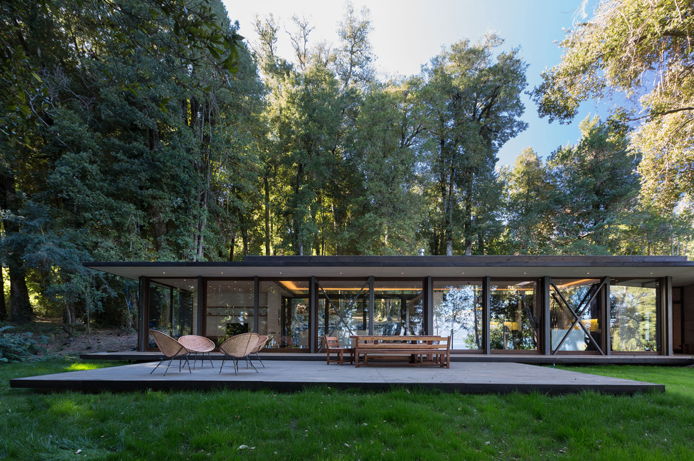 A Bright Contemporary Home Surrounded by Native Forests in Los Raulíes, Chile by planmaestro (1)