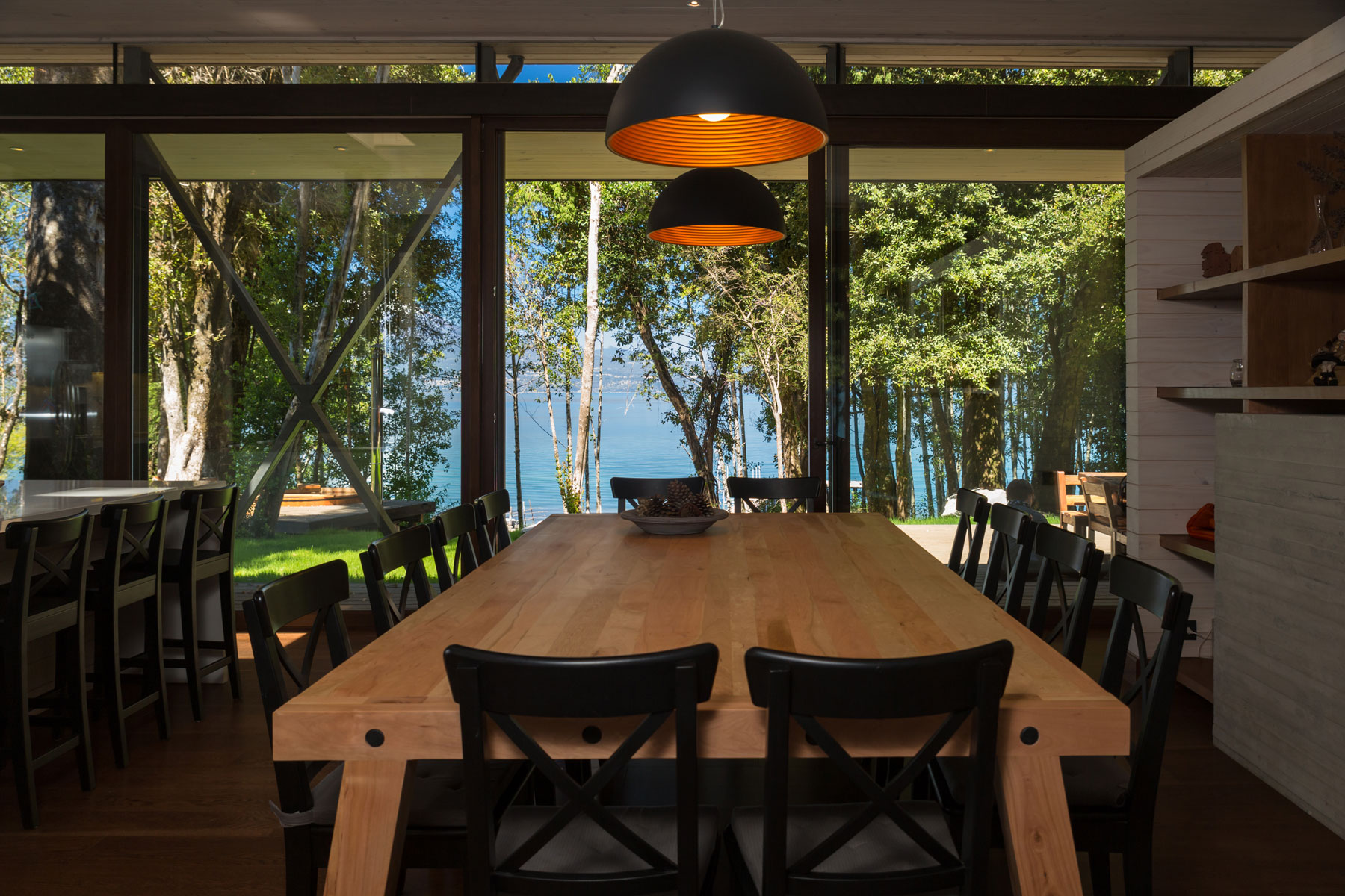 A Bright Contemporary Home Surrounded by Native Forests in Los Raulíes, Chile by planmaestro (13)