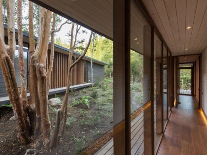 A Bright Contemporary Home Surrounded by Native Forests in Los Raulíes, Chile by planmaestro (14)