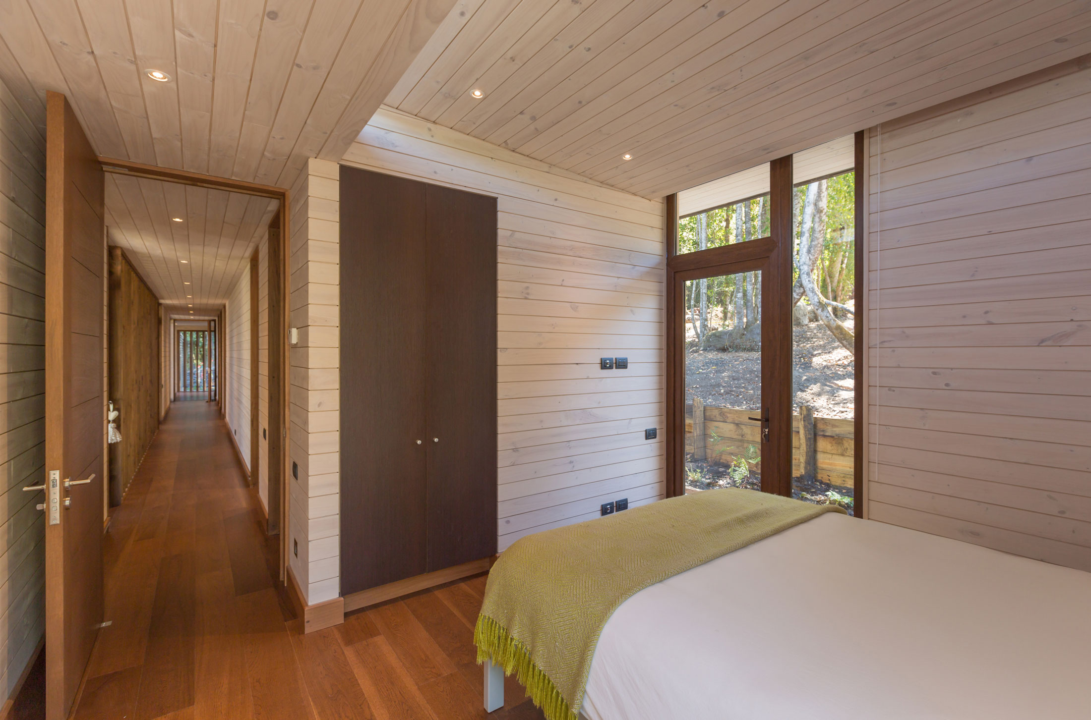 A Bright Contemporary Home Surrounded by Native Forests in Los Raulíes, Chile by planmaestro (15)