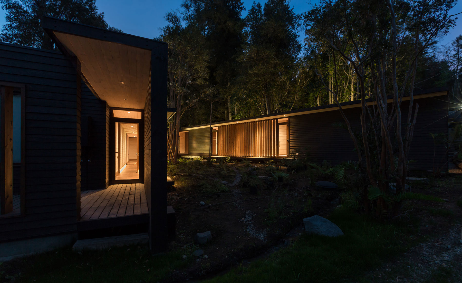 A Bright Contemporary Home Surrounded by Native Forests in Los Raulíes, Chile by planmaestro (26)