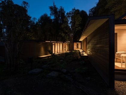 A Bright Contemporary Home Surrounded by Native Forests in Los Raulíes, Chile by planmaestro (28)
