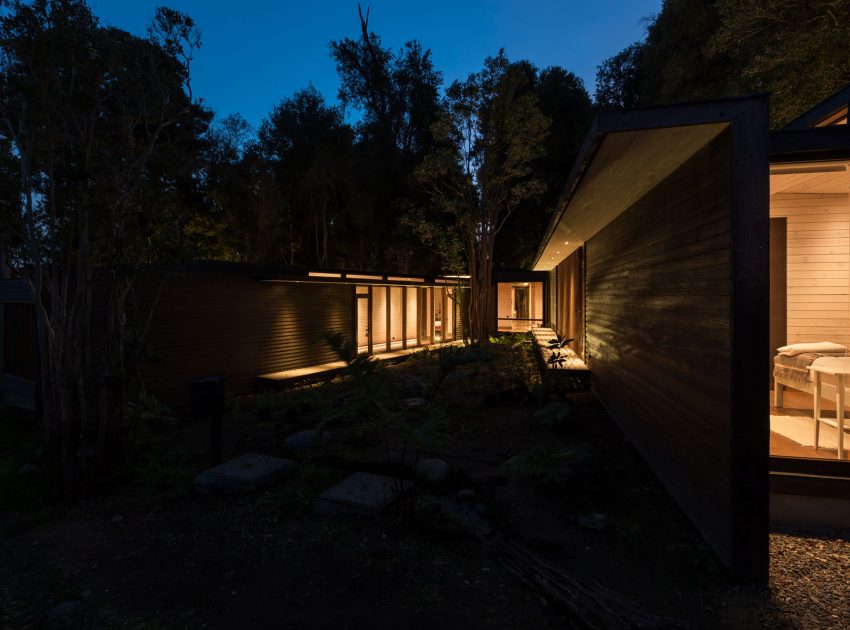 A Bright Contemporary Home Surrounded by Native Forests in Los Raulíes, Chile by planmaestro (28)