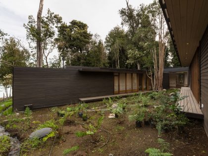 A Bright Contemporary Home Surrounded by Native Forests in Los Raulíes, Chile by planmaestro (7)