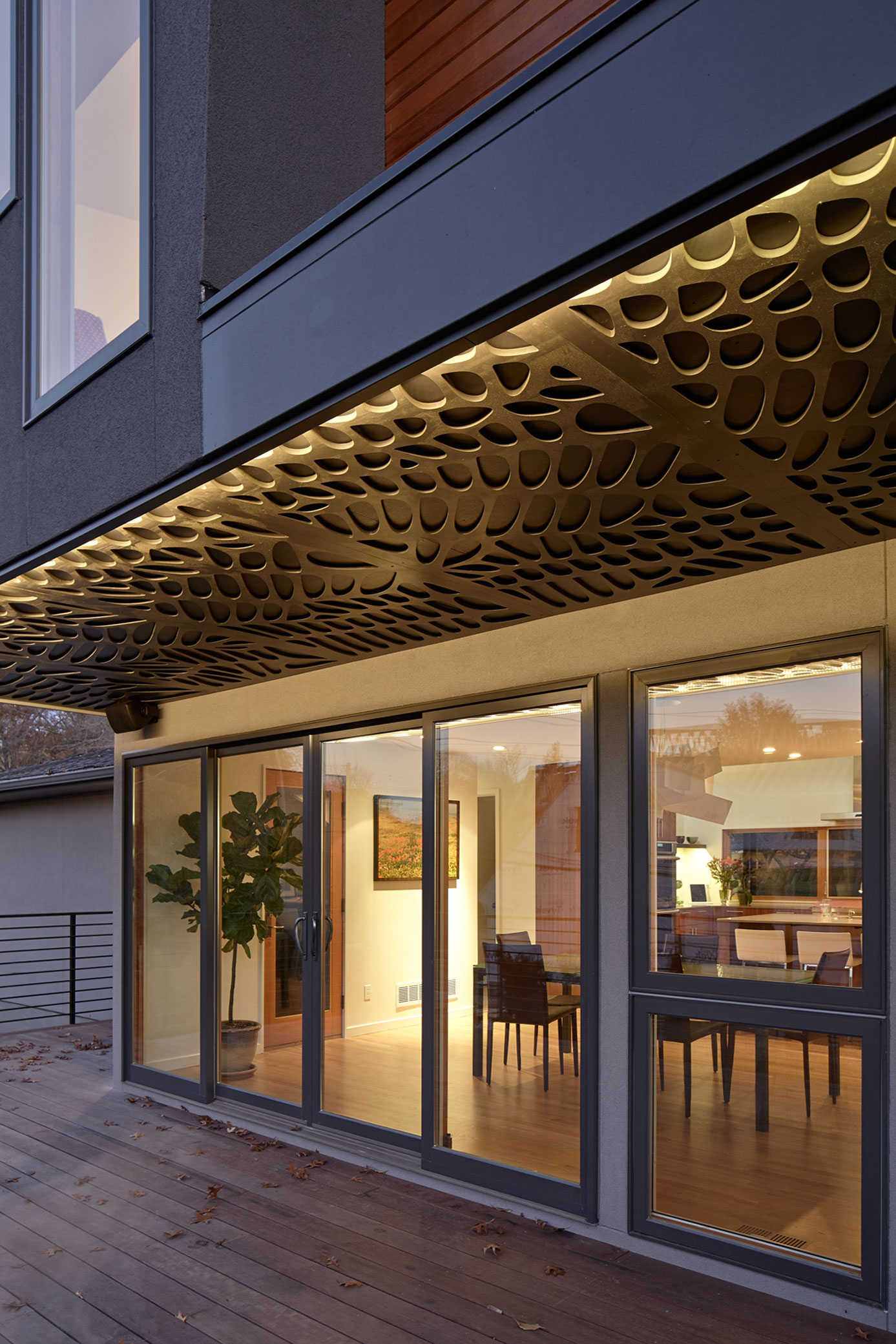 A Bright Single-Story Ranch Home with Modern and Traditional Style in Leawood, Kansas by Hufft Projects (2)