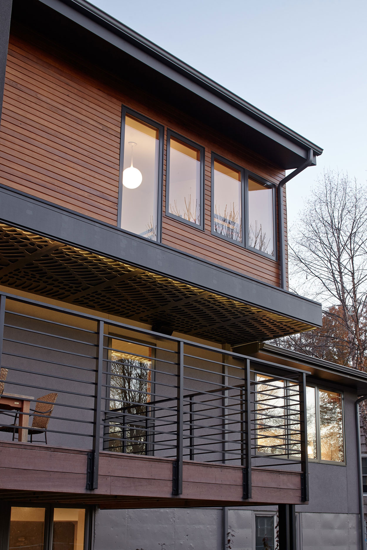 A Bright Single-Story Ranch Home with Modern and Traditional Style in Leawood, Kansas by Hufft Projects (3)