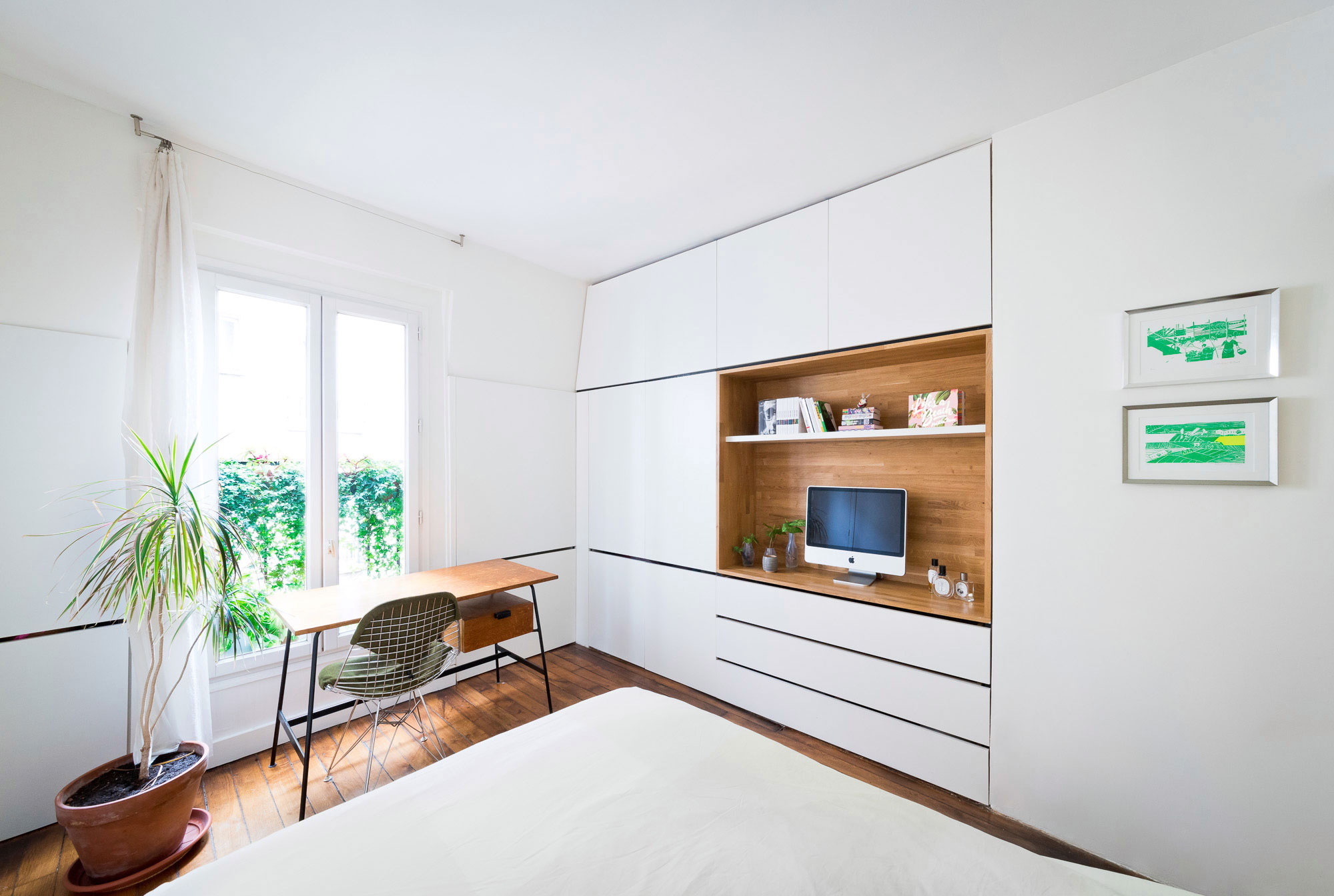 A Bright and Cheerful Modern Apartment for a Fashion Designer in Montmartre by SABO Project (17)