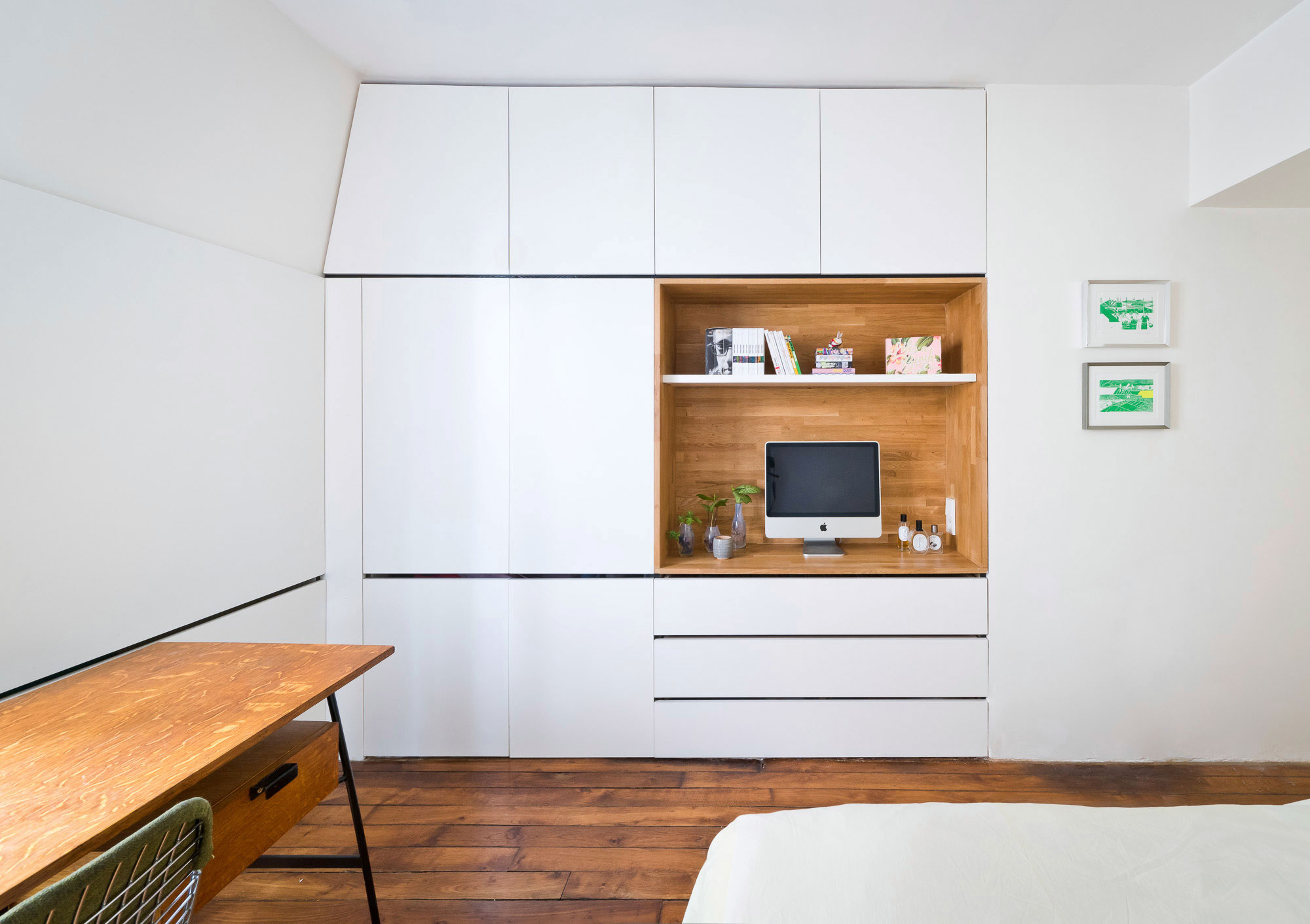 A Bright and Cheerful Modern Apartment for a Fashion Designer in Montmartre by SABO Project (18)