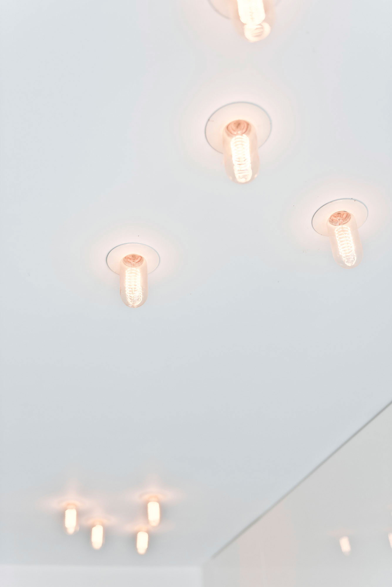 A Bright and Cheerful Modern Apartment for a Fashion Designer in Montmartre by SABO Project (8)