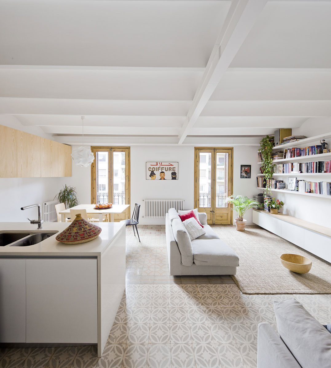 A Bright and Lively Contemporary Home in Barcelona by Anna & Eugeni Bach (2)