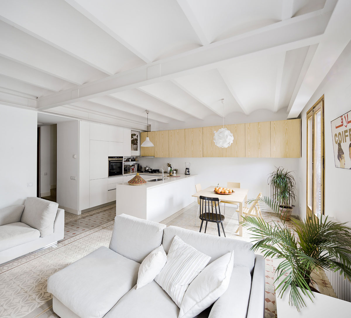 A Bright and Lively Contemporary Home in Barcelona by Anna & Eugeni Bach (3)