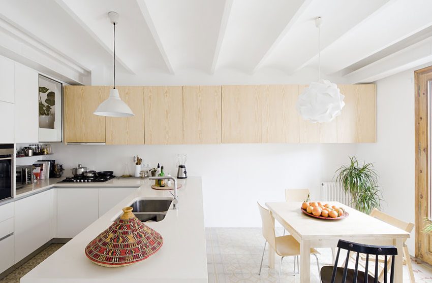 A Bright and Lively Contemporary Home in Barcelona by Anna & Eugeni Bach (4)