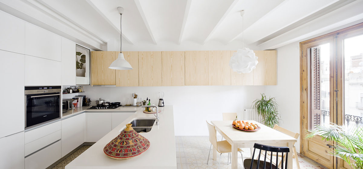 A Bright and Lively Contemporary Home in Barcelona by Anna & Eugeni Bach (4)